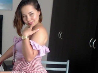 AmyHeyden nude on cam – live sex chat