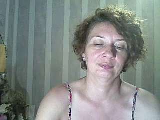 AnaXlisa naked stripping on cam for live sex video chat
