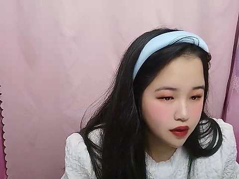 Aonoy-mous naked stripping on cam for live sex video chat