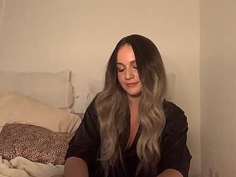 beabelle naked stripping on cam for live sex video chat