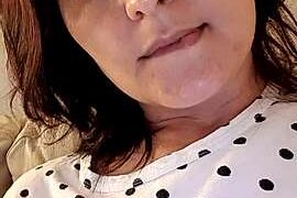 Berrie69 naked stripping on cam for live sex video chat