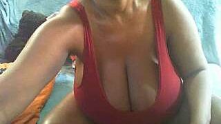 BOOBSXXL naked stripping on cam for live sex video chat