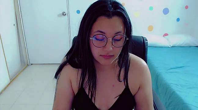 BrunetteArlet_11 naked stripping on cam for live sex video chat