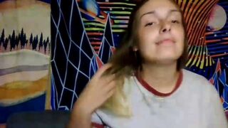 BubblesGotCake naked stripping on cam for live sex video chat
