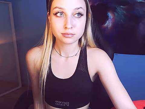 CarrrrieBradshaw naked stripping on cam for live sex video chat