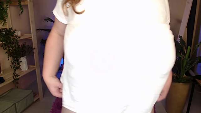CocoAmy naked stripping on cam for live sex video chat
