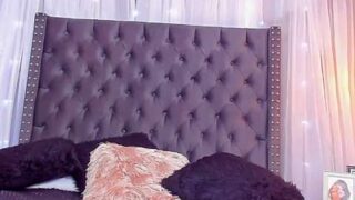 danii__lee naked stripping on cam for live sex video chat