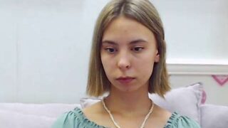 DarinaSsh naked stripping on cam for live sex video chat