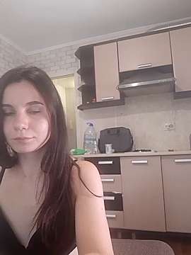 Dearldi naked stripping on cam for live sex video chat