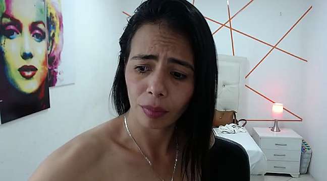 diviana69 naked stripping on cam for live sex video chat