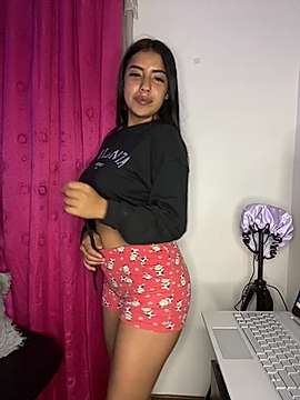emma_fox_ naked stripping on cam for live sex video chat