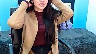 Erikaa-roaa naked stripping on cam for live sex video chat