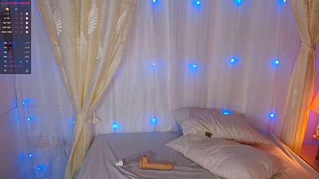 Evelyn_Prince naked stripping on cam for live sex video chat
