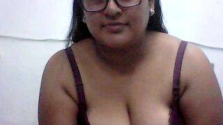 Gatitafantasia naked stripping on cam for live sex video chat