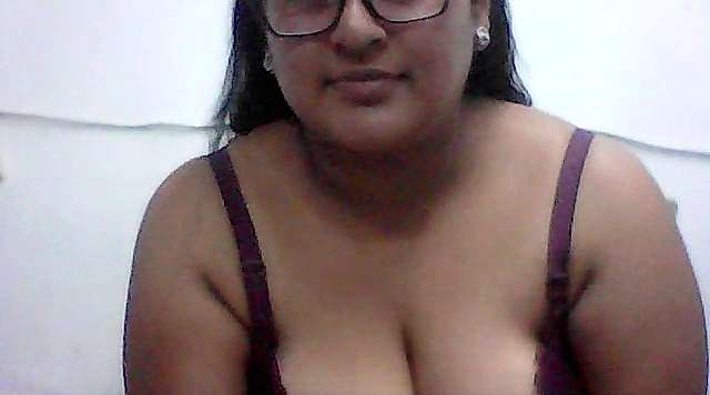 Gatitafantasia naked stripping on cam for live sex video chat