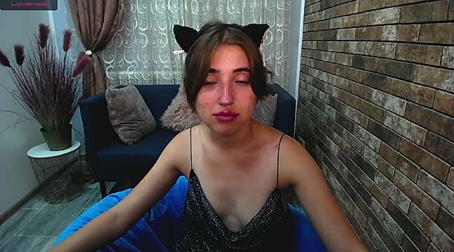 _Gessi_Quas naked stripping on cam for live sex video chat