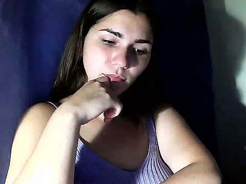 HannaMeid naked stripping on cam for live sex video chat