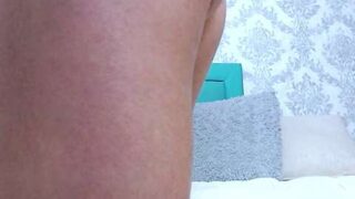 HEILEY_MAE naked stripping on cam for live sex video chat
