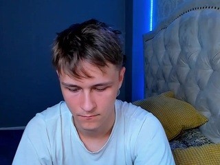 HenryCute nude on cam – live sex chat