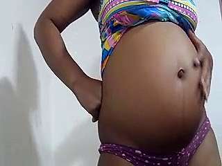 Hot_pregnant_xx naked stripping on cam for live sex video chat