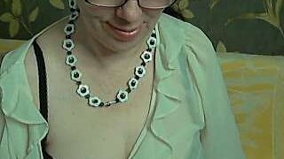 InskyBonnie naked stripping on cam for live sex video chat