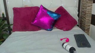 Ivy_youth naked stripping on cam for live sex video chat