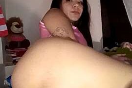 Juliana_Castillo_ naked stripping on cam for live sex video chat