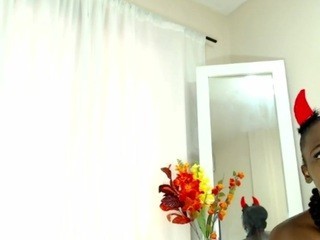 July-cydny nude on cam – live sex chat