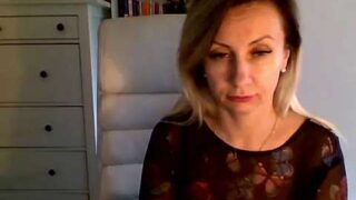 KissSara naked stripping on cam for live sex video chat