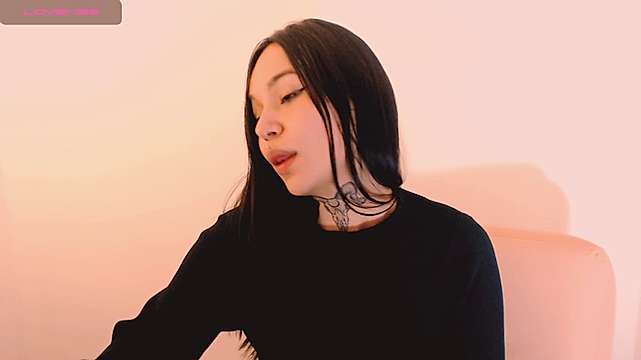 L3na_jones naked stripping on cam for live sex video chat
