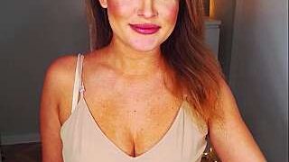 Lari_Stella naked stripping on cam for live sex video chat