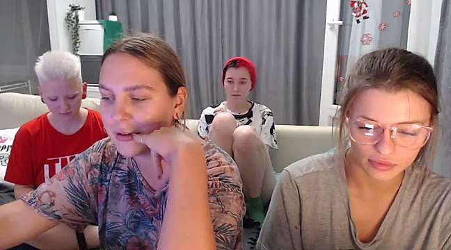 lesbica_futurista naked stripping on cam for live sex video chat