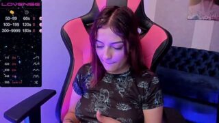 LeslyRussell naked stripping on cam for live sex video chat