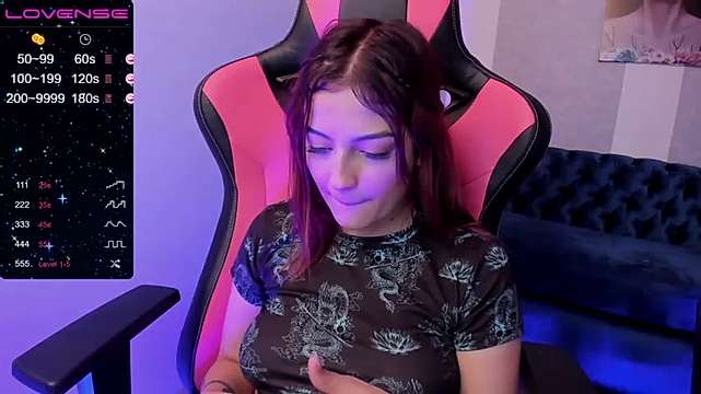 LeslyRussell naked stripping on cam for live sex video chat