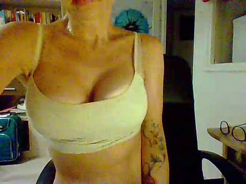 Lina_russia naked stripping on cam for live sex video chat