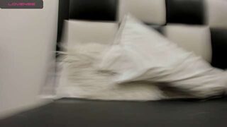 liss_woo naked stripping on cam for live sex video chat