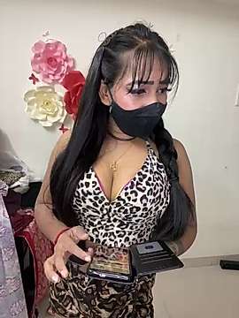 Lizamarcopolo naked stripping on cam for live sex video chat