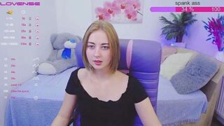 Lovely_Berry naked stripping on cam for live sex video chat