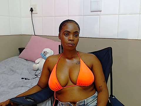 LuciousLips96 naked stripping on cam for live sex video chat
