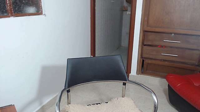 Lunamilk1 naked stripping on cam for live sex video chat