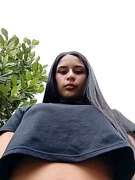 Maca-rena naked stripping on cam for live sex video chat