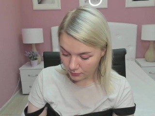 Mandyone nude on cam – live sex chat
