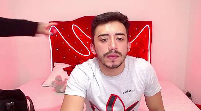 MIA_N_MIKE naked stripping on cam for live sex video chat