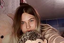 Mira_Golden naked stripping on cam for live sex video chat