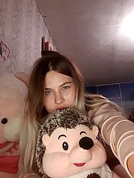Mira_Golden naked stripping on cam for live sex video chat