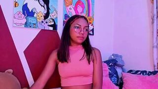 MollyBrownn naked stripping on cam for live sex video chat