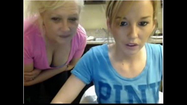 MOTHER AND DAUGHTER SHOW TITS ON CAM – instagramcamgirl.com