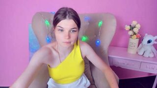 Naya_Nalson naked stripping on cam for live sex video chat