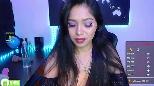 Noala_Diana naked stripping on cam for live sex video chat
