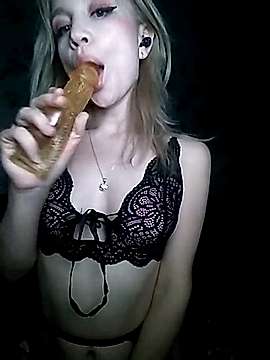 Pretty__kitty naked stripping on cam for live sex video chat